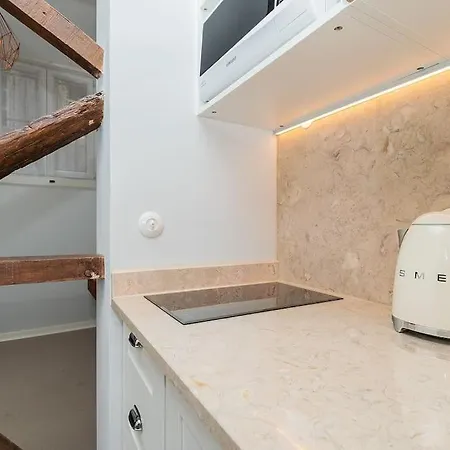 Design Flats In The Heart Of * Lisbon
