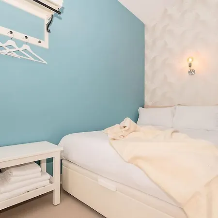 Design Flats In The Heart Of Apartment *