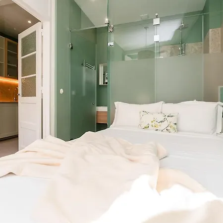 Design Flats In The Heart Of Lisbona